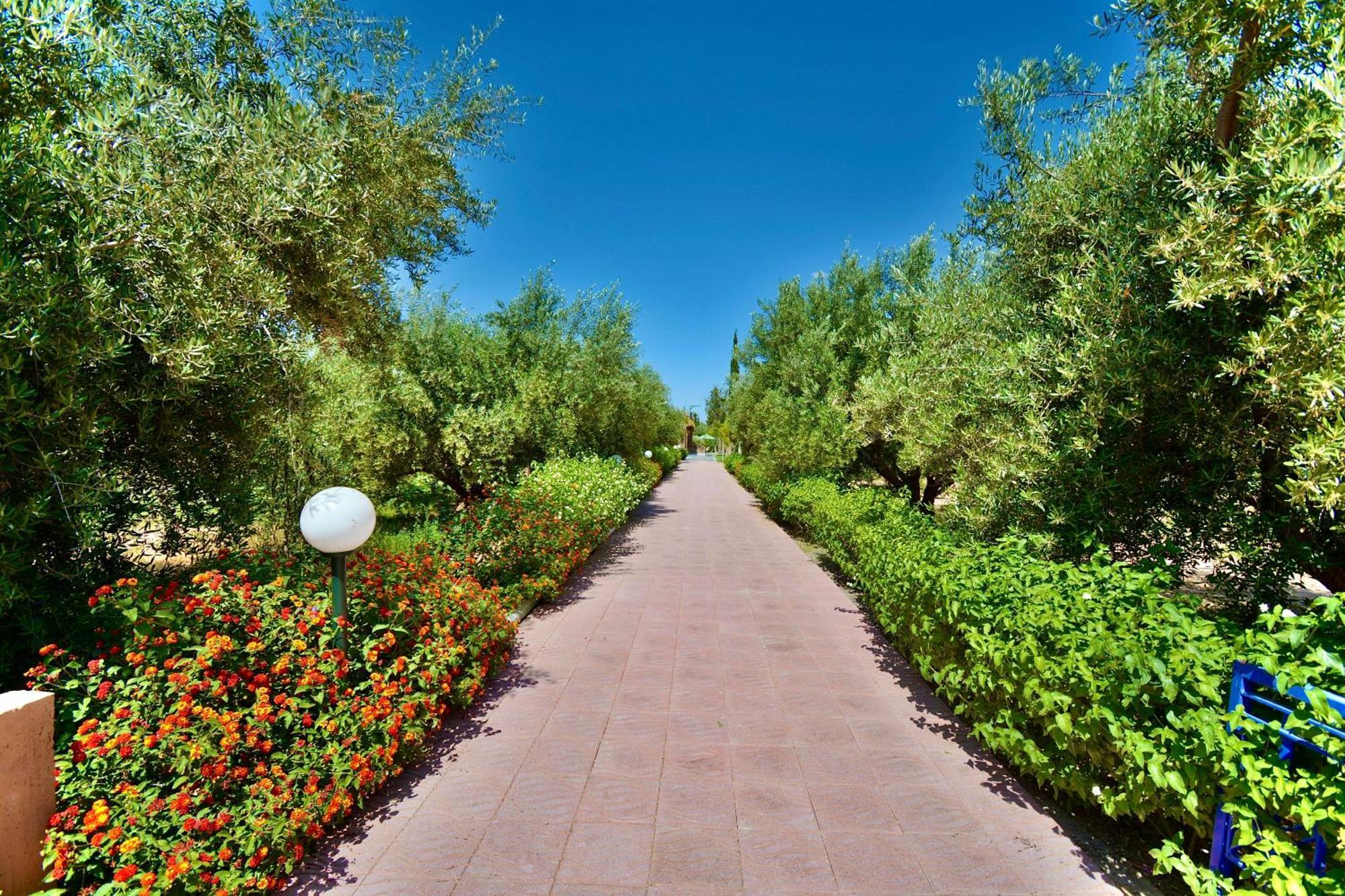 Ferme De Vacances Avec Une Grande Villa A Marrakech Marakeş Dış mekan fotoğraf